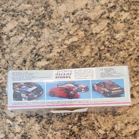 SnapTite‎ #28 Havoline T-Bird Model Kit - Picture 3 of 6